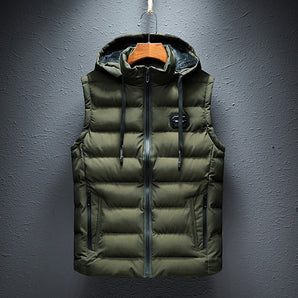 Voorkant lange rode bodywarmer met capuchon voor heren